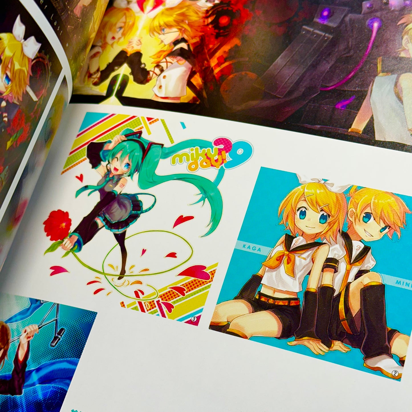 Hatsune Miku Graphics 2 Vocaloid Art & Comic Book