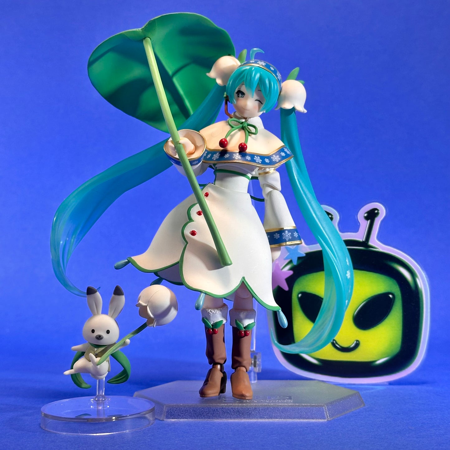Figma #EX-024 - Hatsune Miku & Rabbit Yukine ~Snow Miku: Snow Bell ver.~