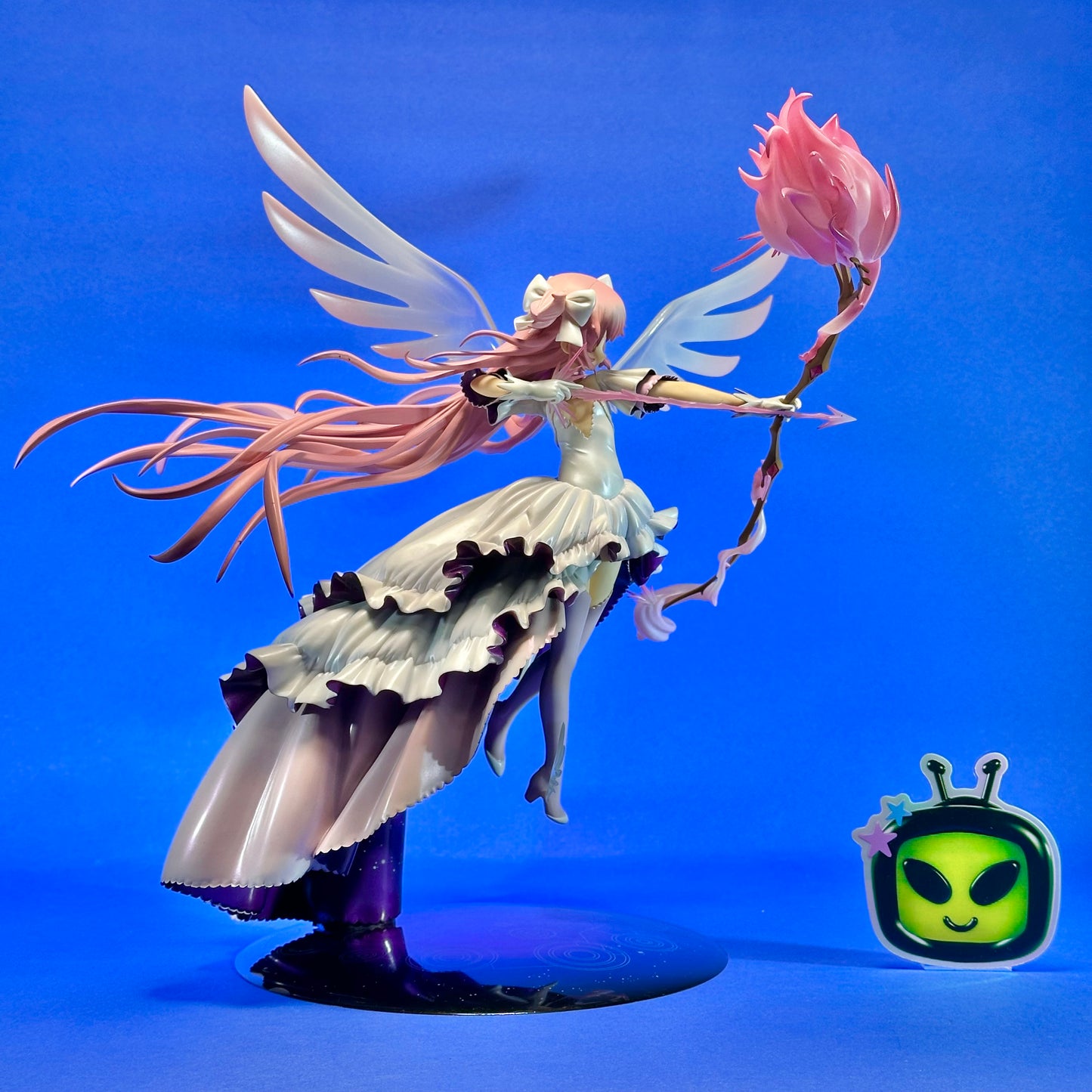 Good Smile Company - Puella Magi Madoka Magica ~Ultimate Madoka~ 1/8 Scale Figure