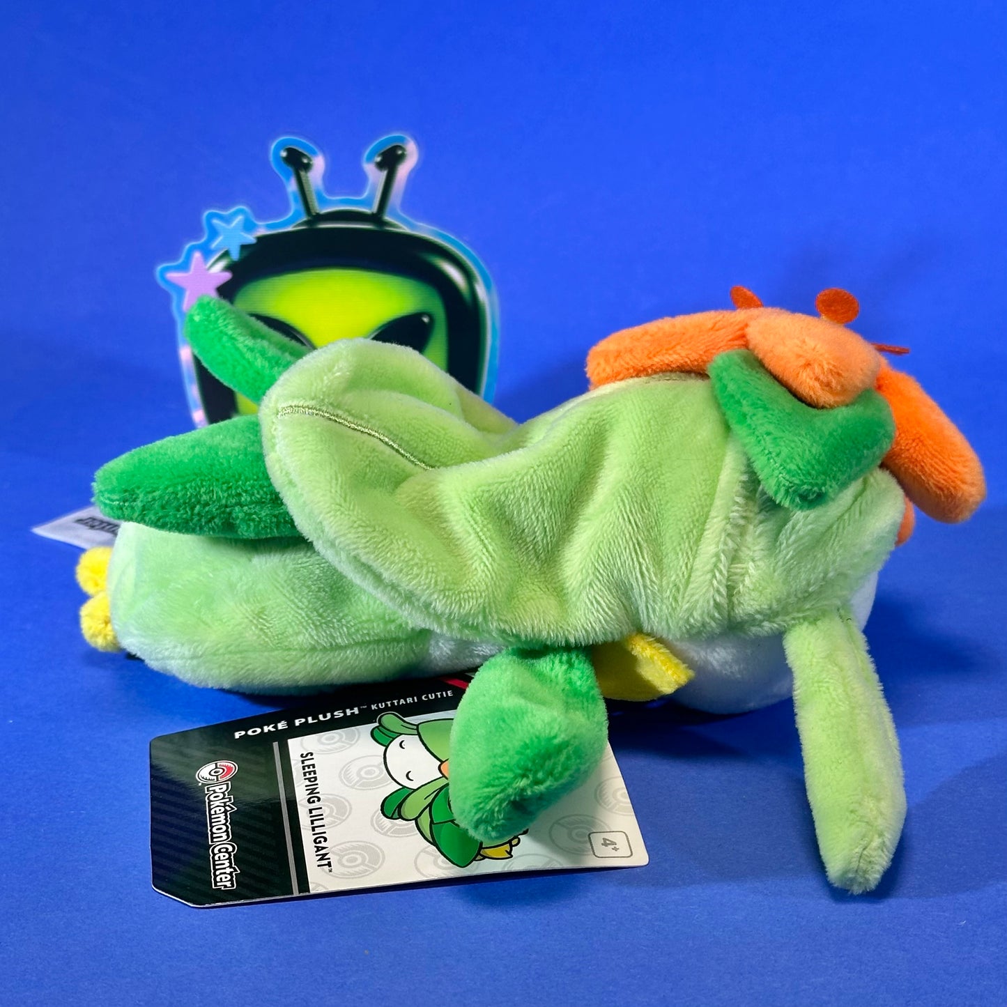 Pokemon Center - 2016 Kuttari Cutie Sleeping Lilligant Plush