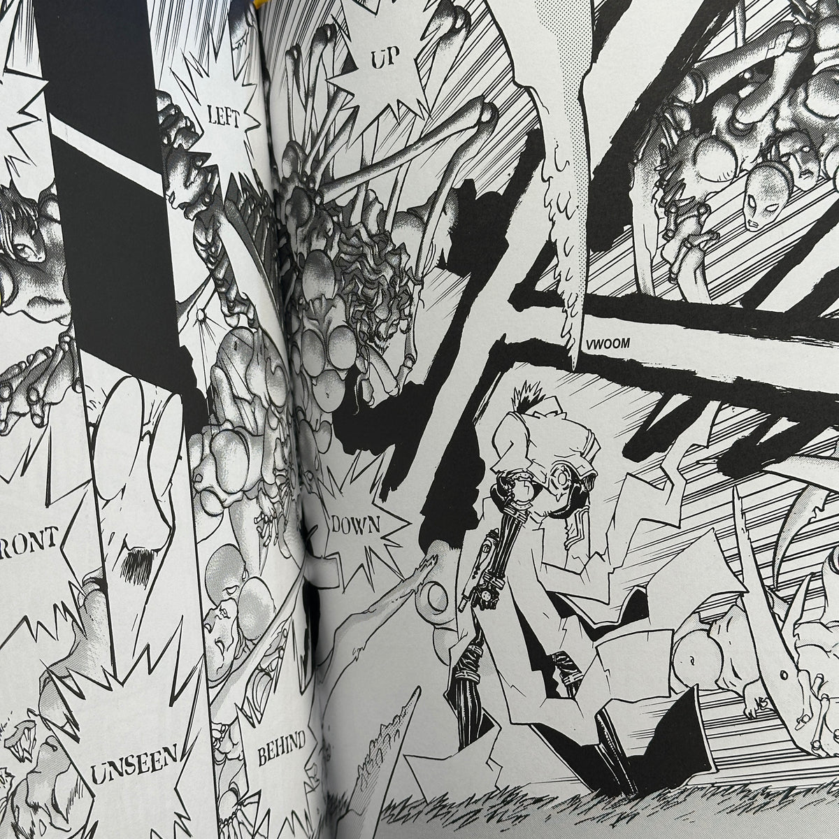 Yasuhiro Nightow - Trigun Maximum: Deluxe Edition Manga