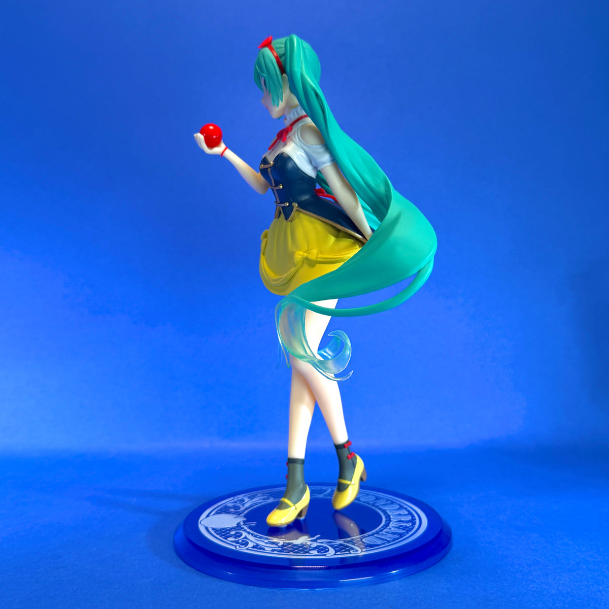 Taito - Hatsune Miku Wonderland Series Snow White Figure
