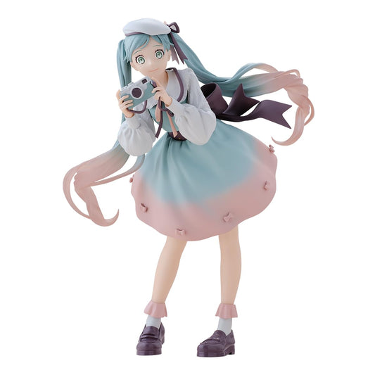 Banpresto - Hatsune Miku Holiday Memories Camera Figure