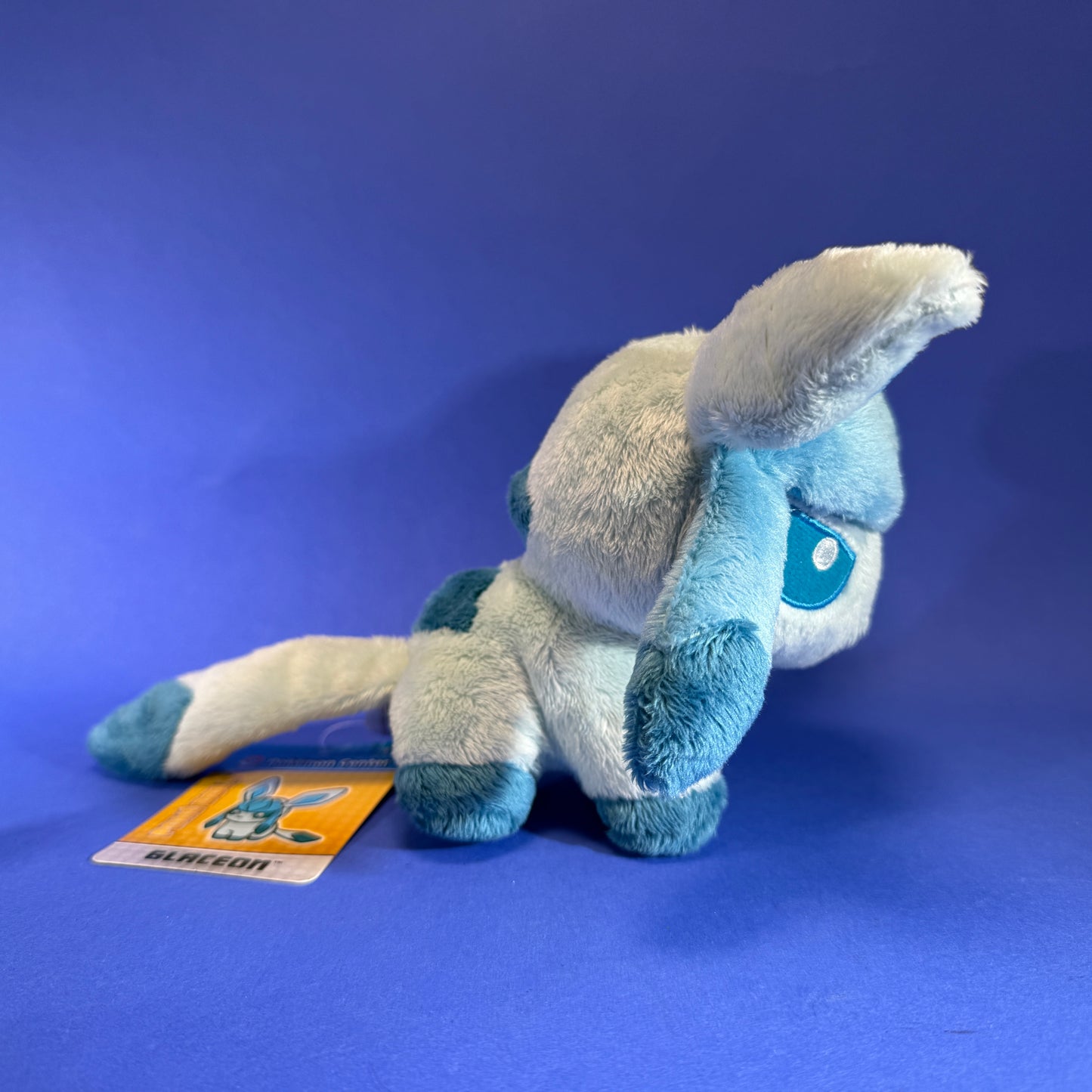 Pokémon Center - 2010 Glaceon Pokedoll Plush