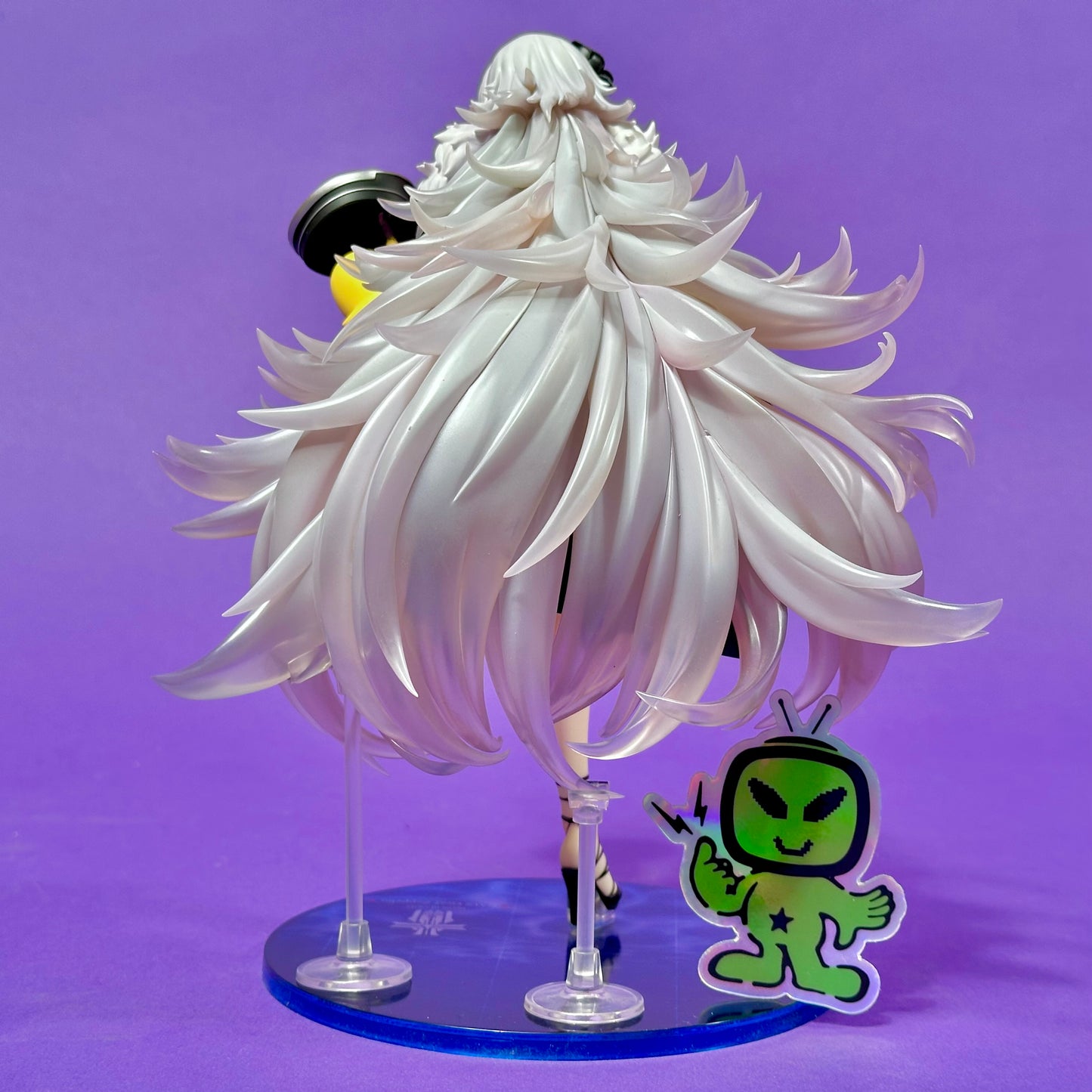 Alter - 2023 Azur Lane - Graf Zeppelin & Manjuu ~Beachside Urd Ver.~ 1/7 Figure