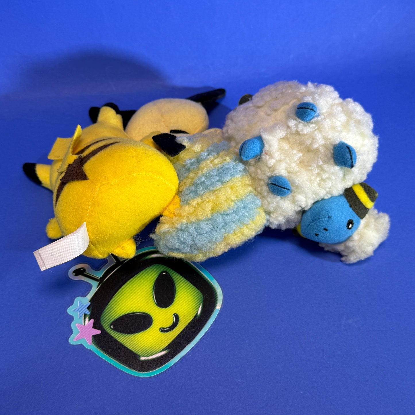 Tomy - 2004 Mareep Pichu Pikachu PokéPair Christmas Plush