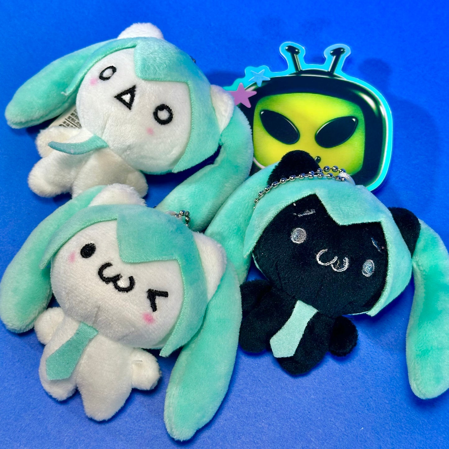 Hatsune Miku x Kaomoji - Neko Plush Keychain