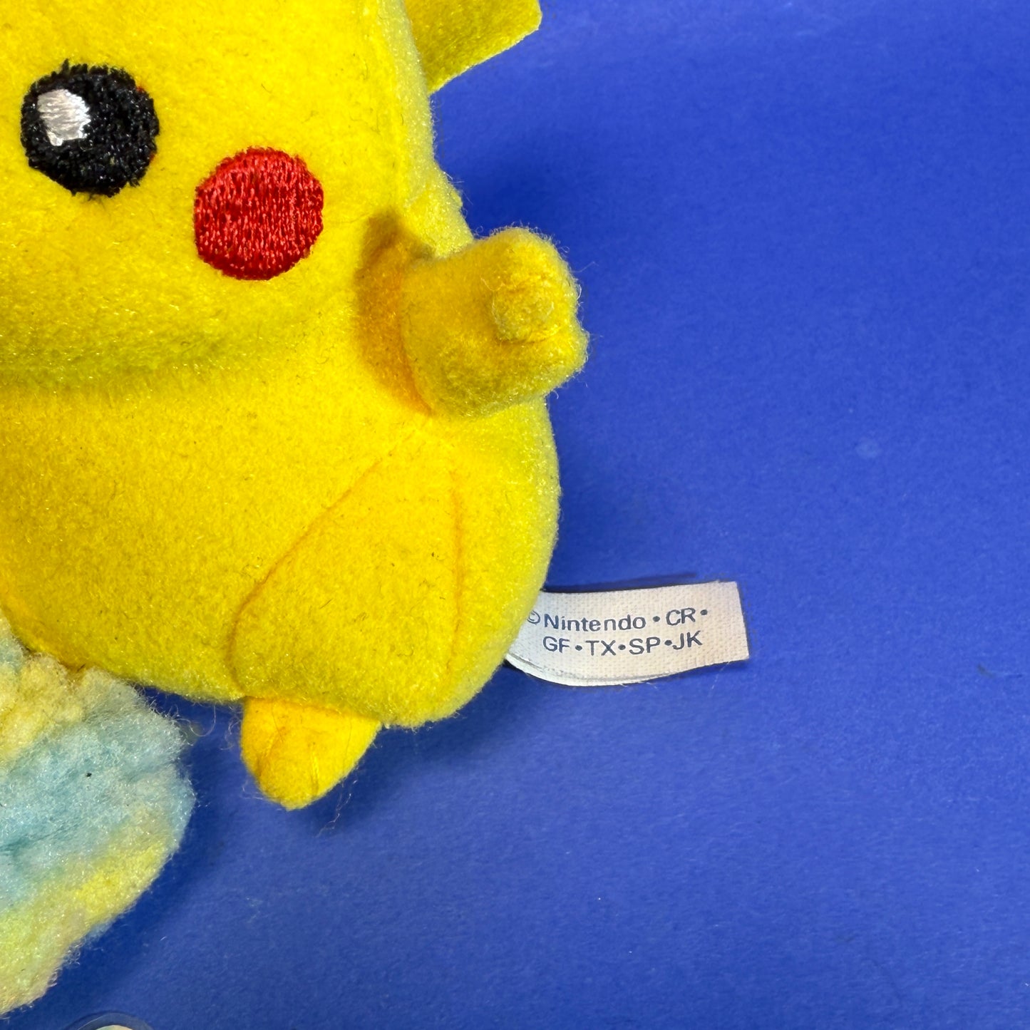 Tomy - 2004 Mareep Pichu Pikachu PokéPair Christmas Plush