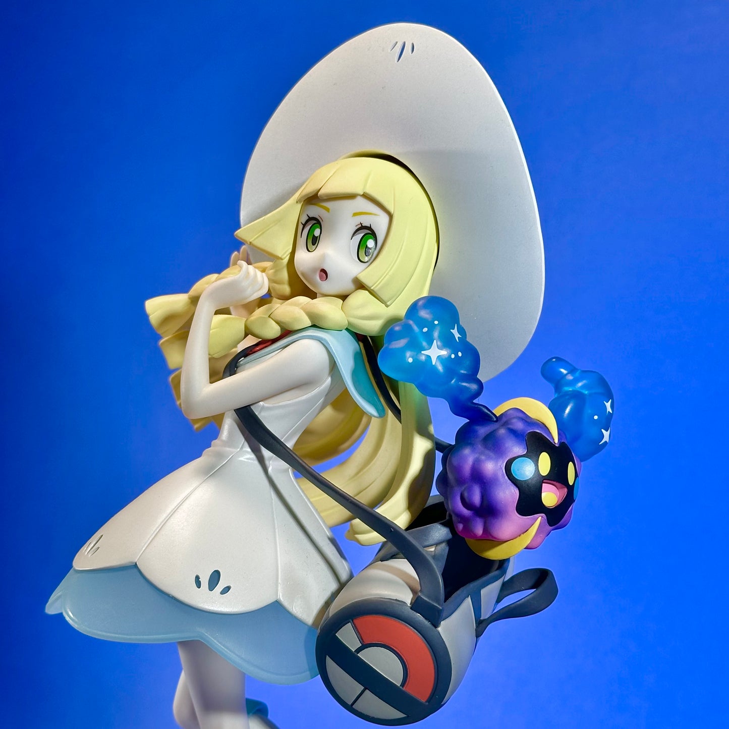 Kotobukiya - ARTFX J Pokemon Trainer: Lilie & Cosmog 1/8 Figure