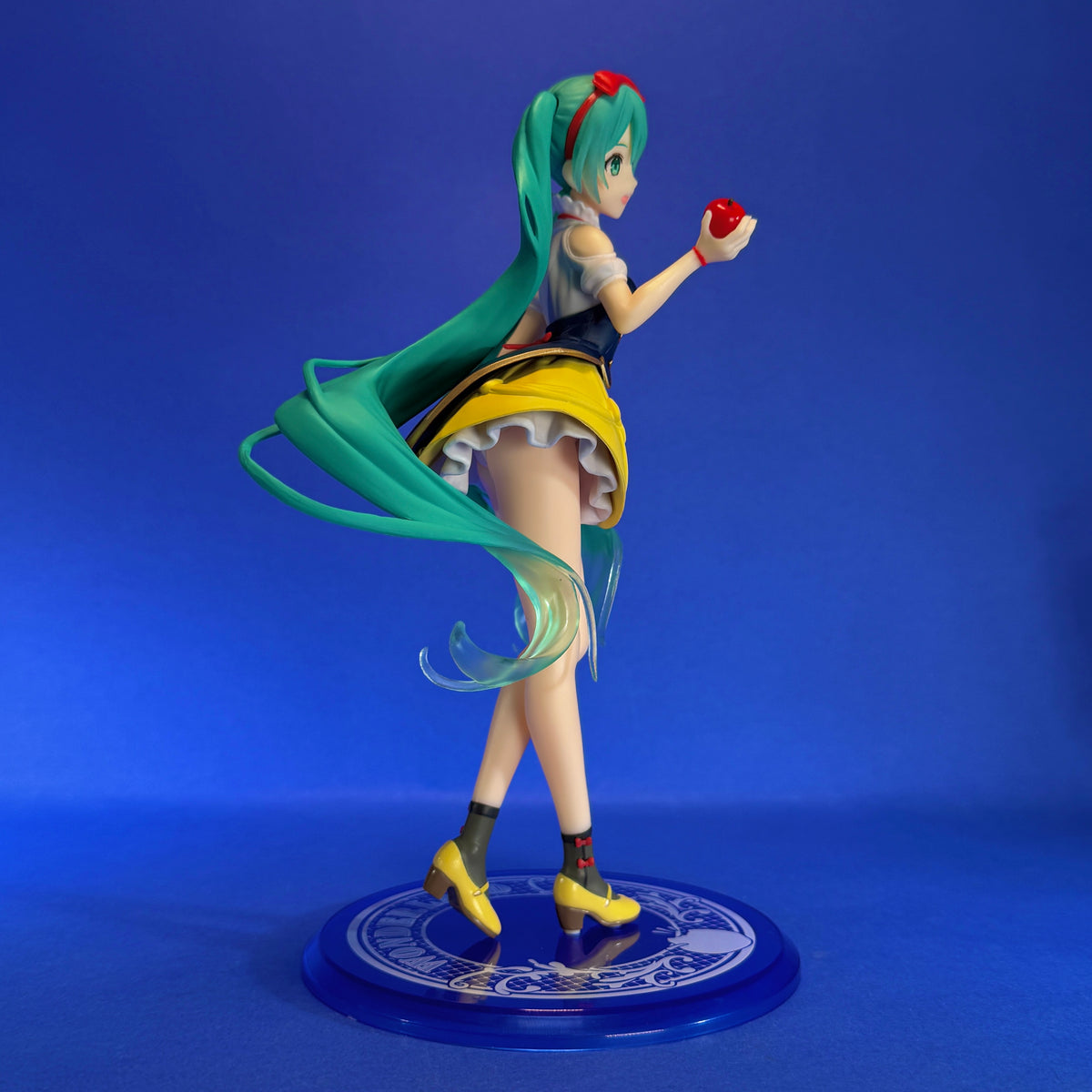 Taito - Hatsune Miku Wonderland Series Snow White Figure