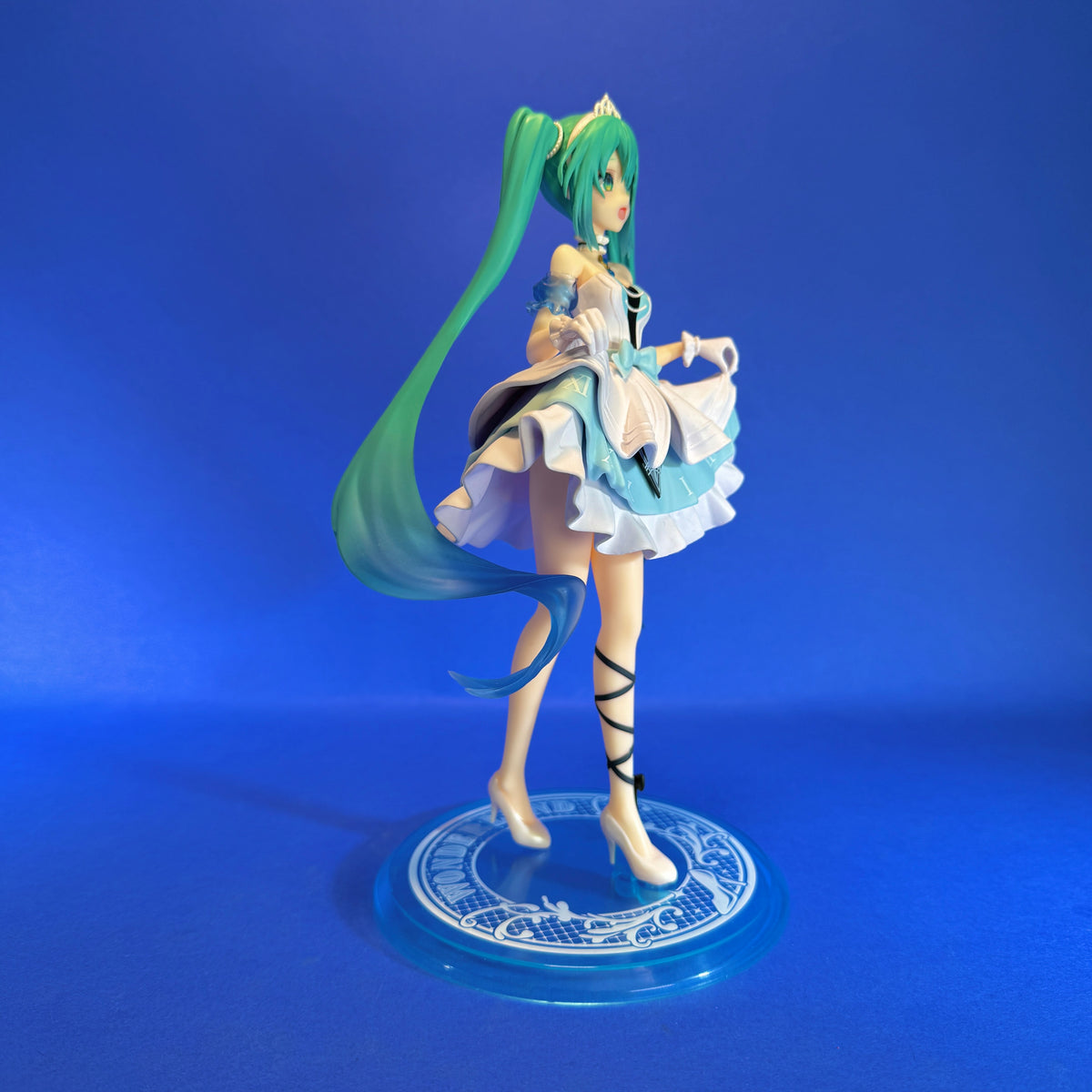 Taito - Hatsune Miku Wonderland Series Cinderella Figure