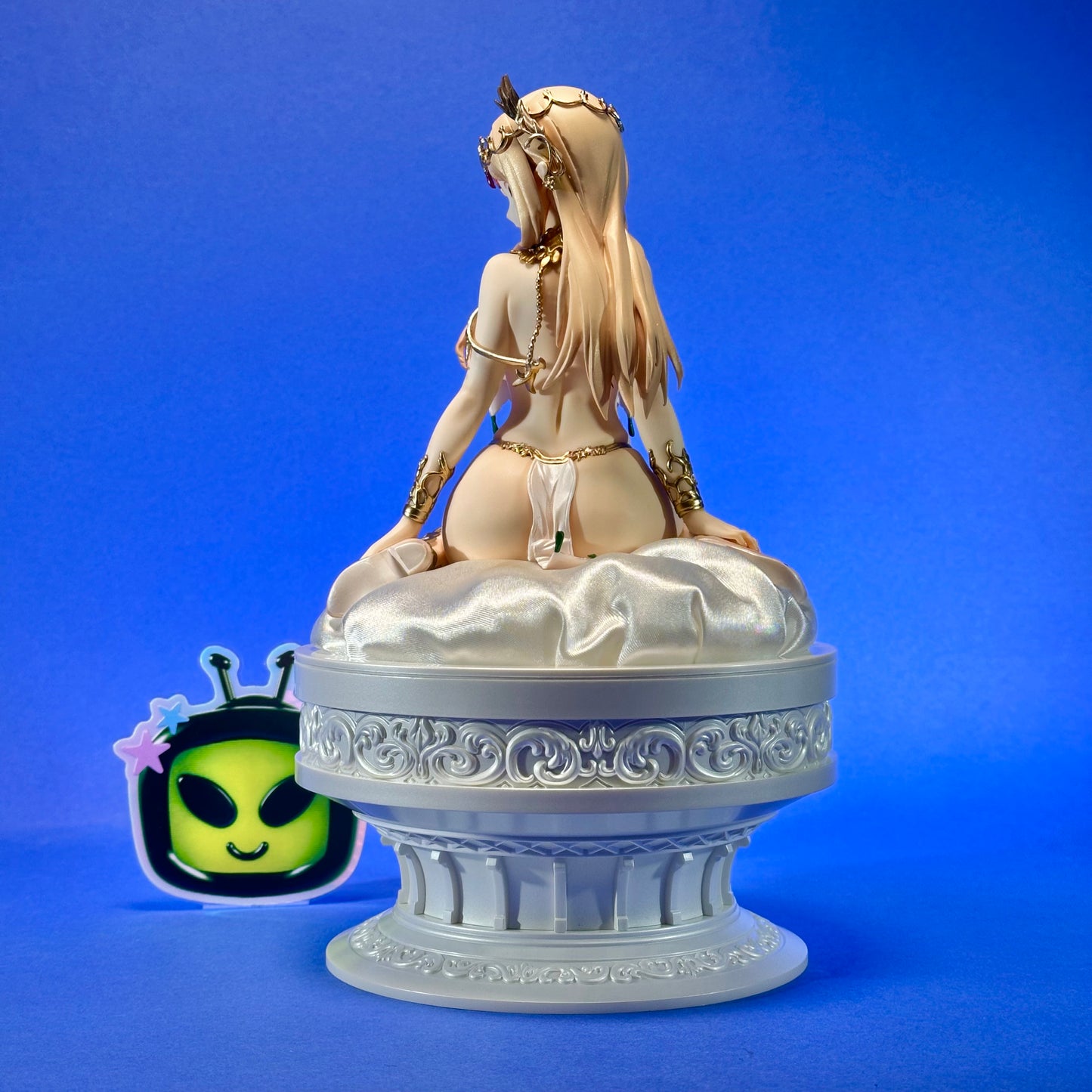 Native - Creator's Collection: Caress of Venus: Houtengeki - I.V.E Lilly Relium ~Elven Pillow~ 1/7 Figure