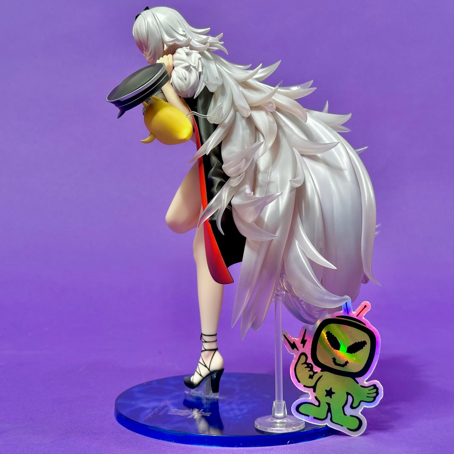 Alter - 2023 Azur Lane - Graf Zeppelin & Manjuu ~Beachside Urd Ver.~ 1/7 Figure