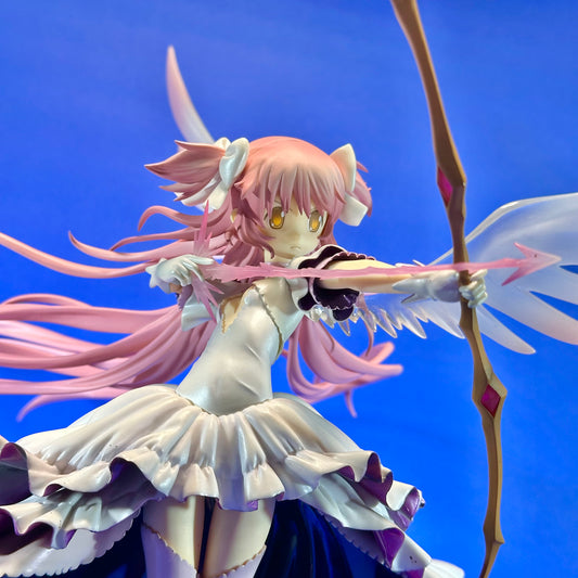 Good Smile Company - Puella Magi Madoka Magica ~Ultimate Madoka~ 1/8 Scale Figure