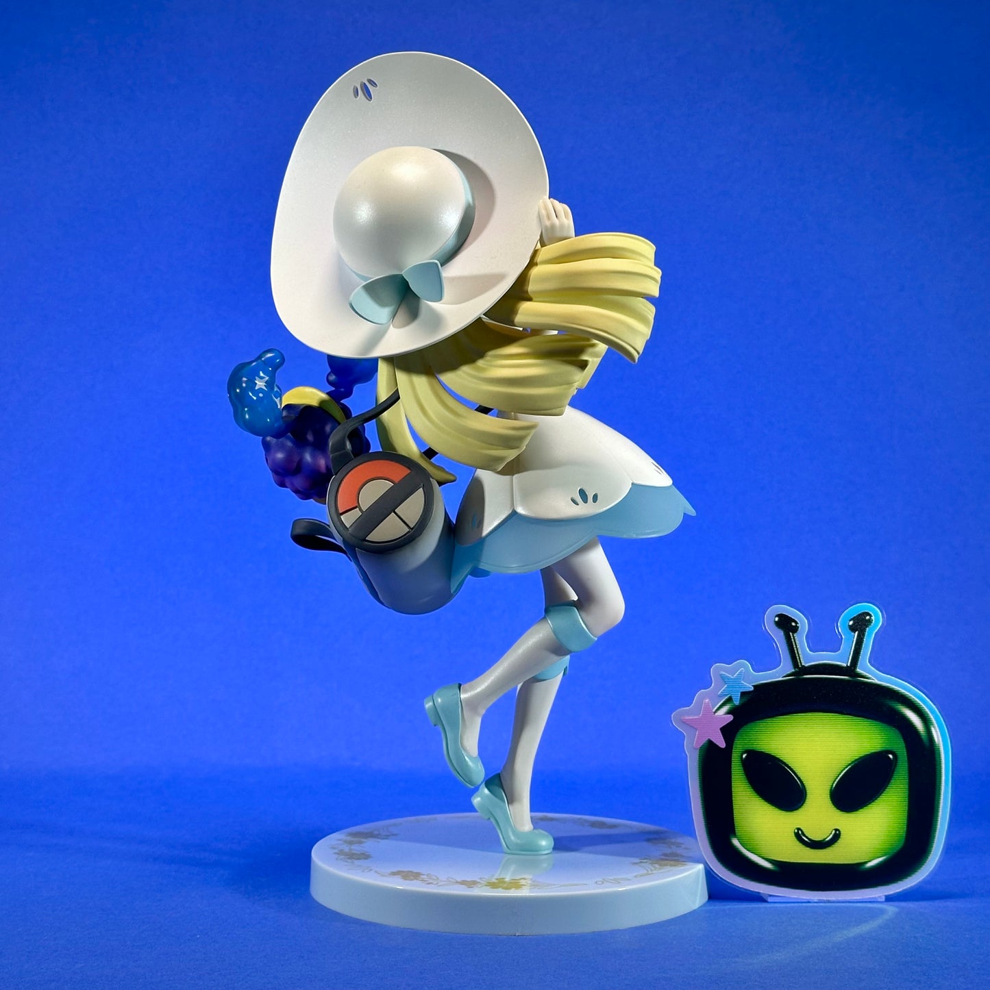 Kotobukiya - ARTFX J Pokemon Trainer: Lilie & Cosmog 1/8 Figure
