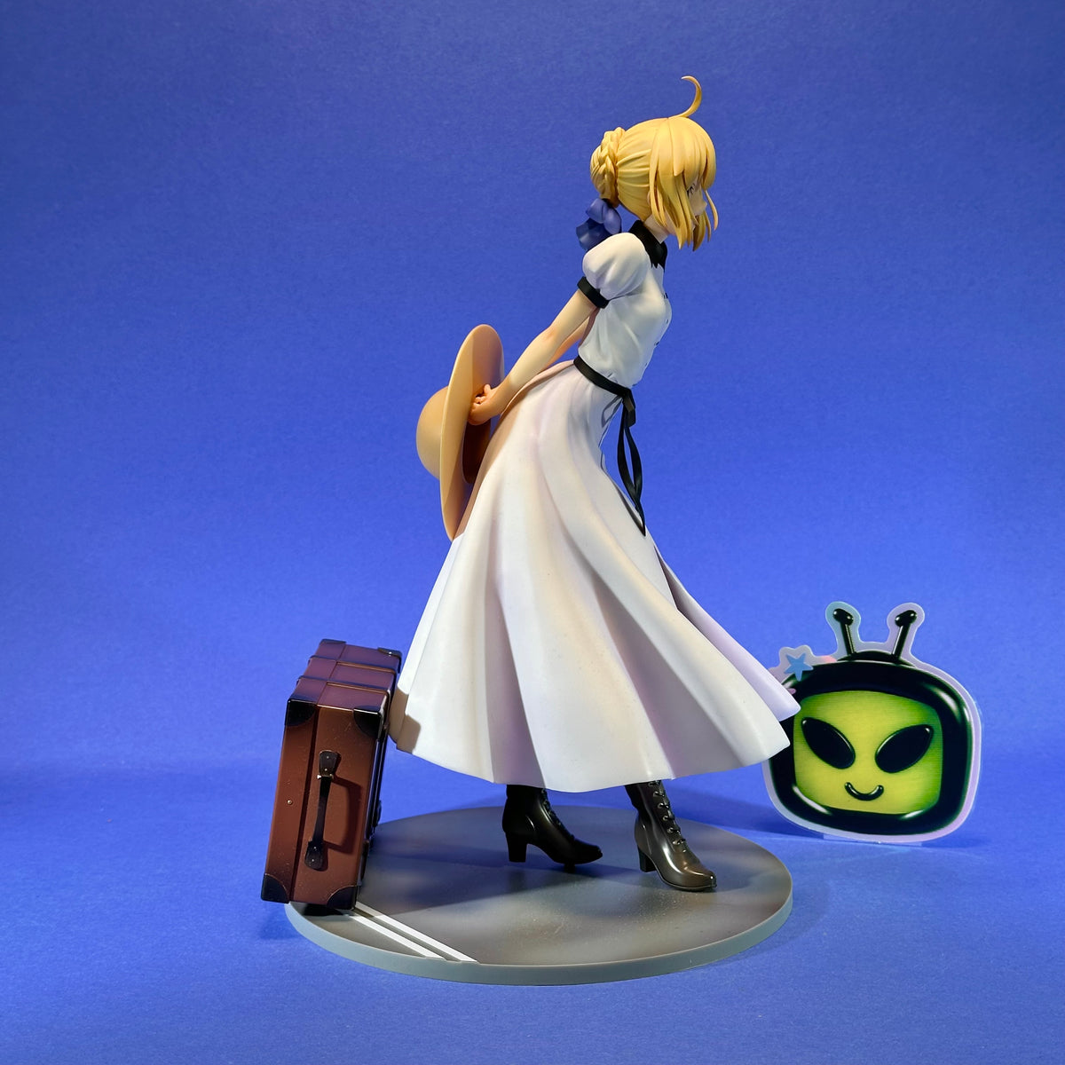 Aniplex x Stronger - 2018 Gekijouban Fate/Stay Night: Heaven's Feel - Altria Pendragon ~Saber, British Travelogue ver.~ 1/7 Scale Figure