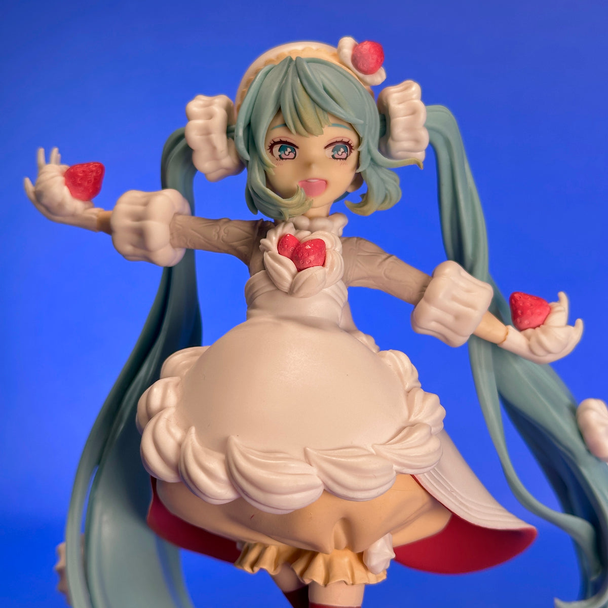 FuRyu - Vocaloid - Sweet Sweets Series Hatsune Miku ~Strawberry Shortcake ver.~ Figure