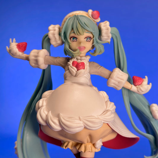FuRyu - Vocaloid - Sweet Sweets Series Hatsune Miku ~Strawberry Shortcake ver.~ Figure