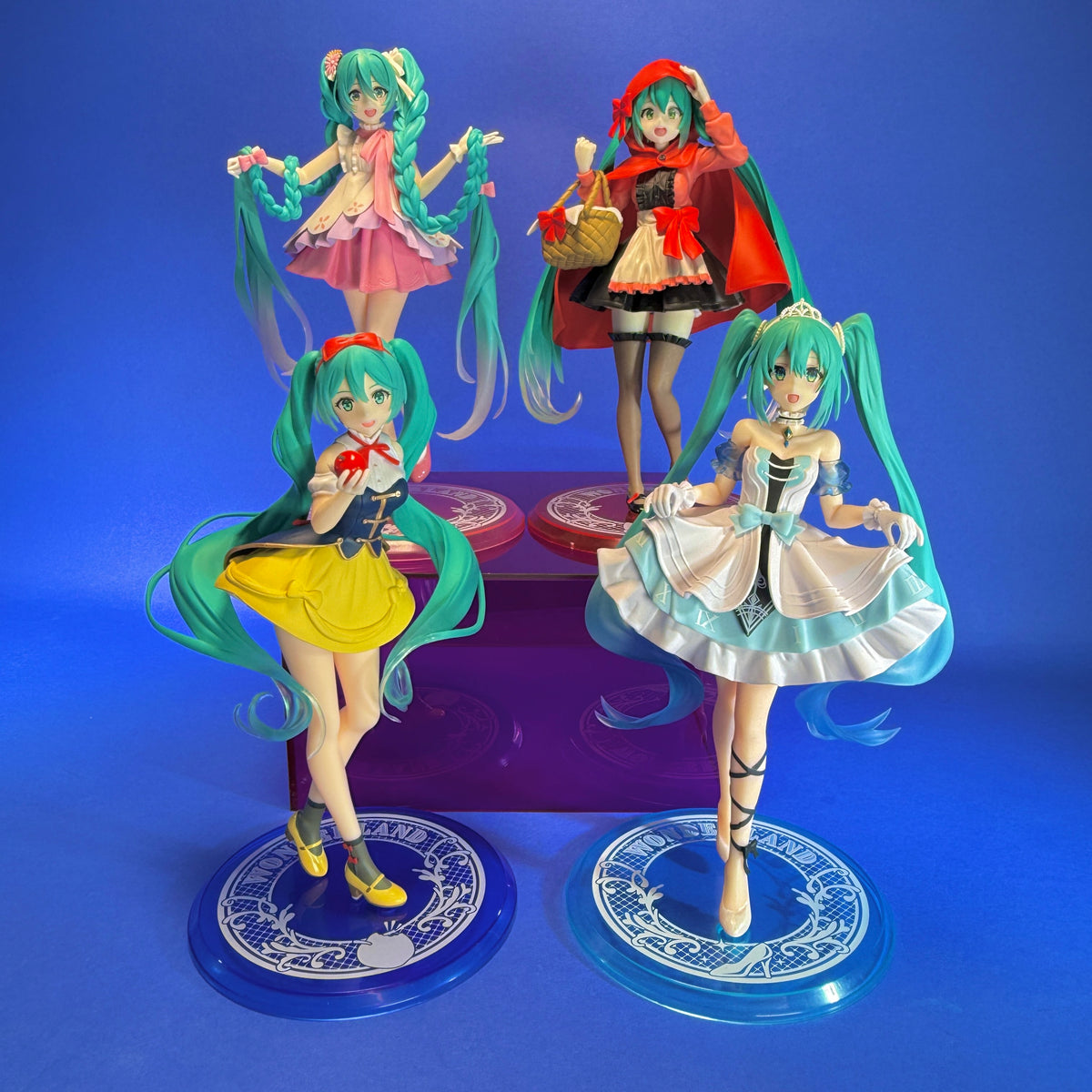 Taito - Hatsune Miku Wonderland Series Rapunzel Figure